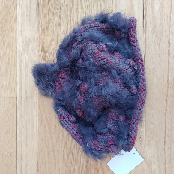 Knit beret with fur pom - Picture 4 of 5
